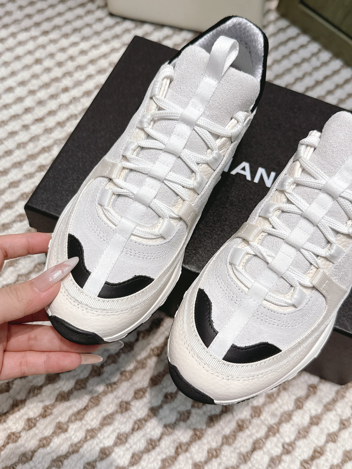 CHANEL 25S LUXURY SNEAKERS IN WHITE CALFSKIN AND SUEDE